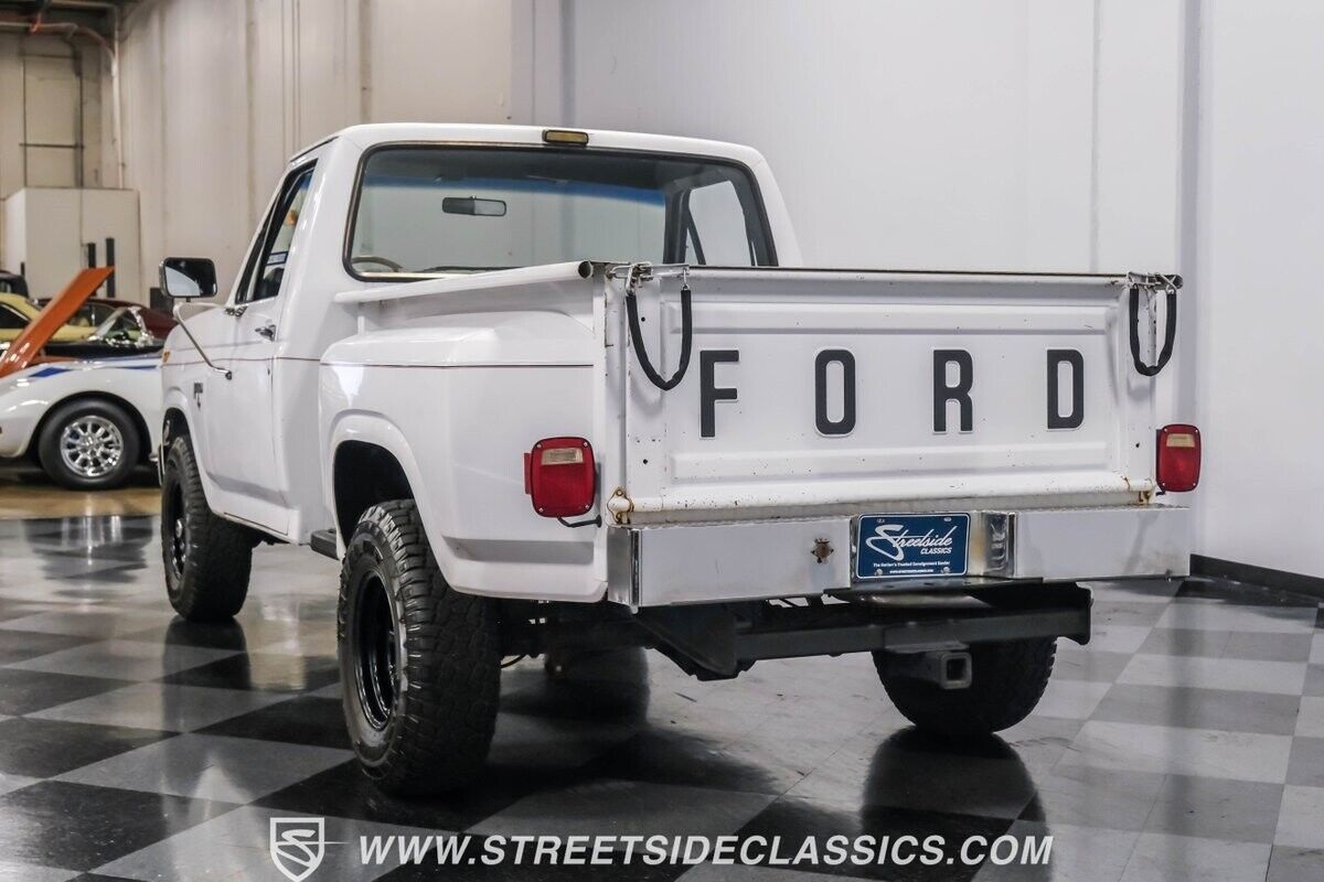 Ford-F-150-Pickup-1984-10