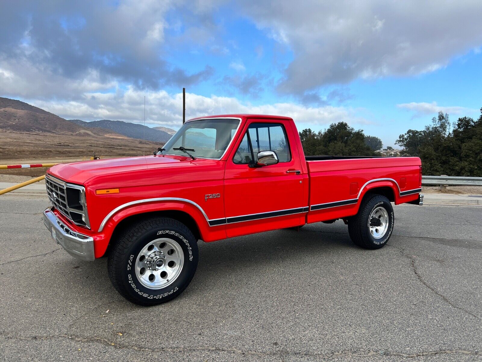 Ford-F-250-1986-10