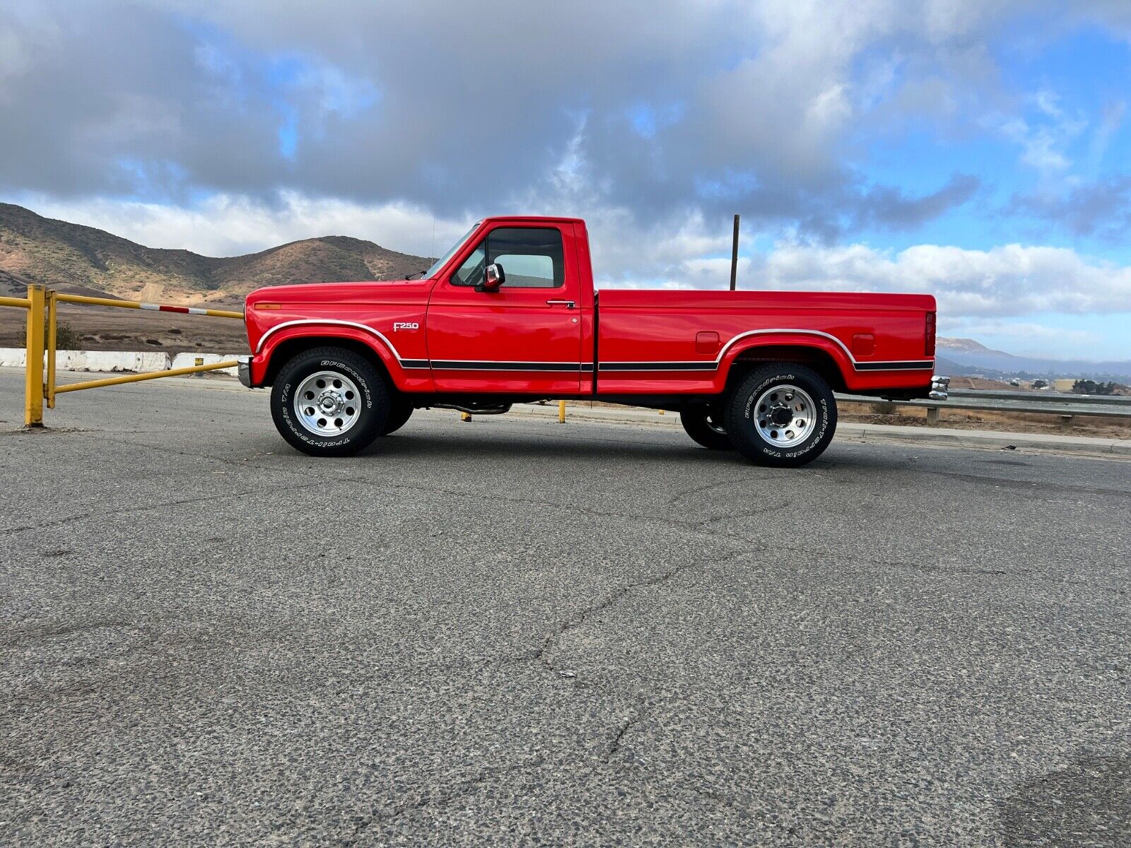 Ford-F-250-1986-28