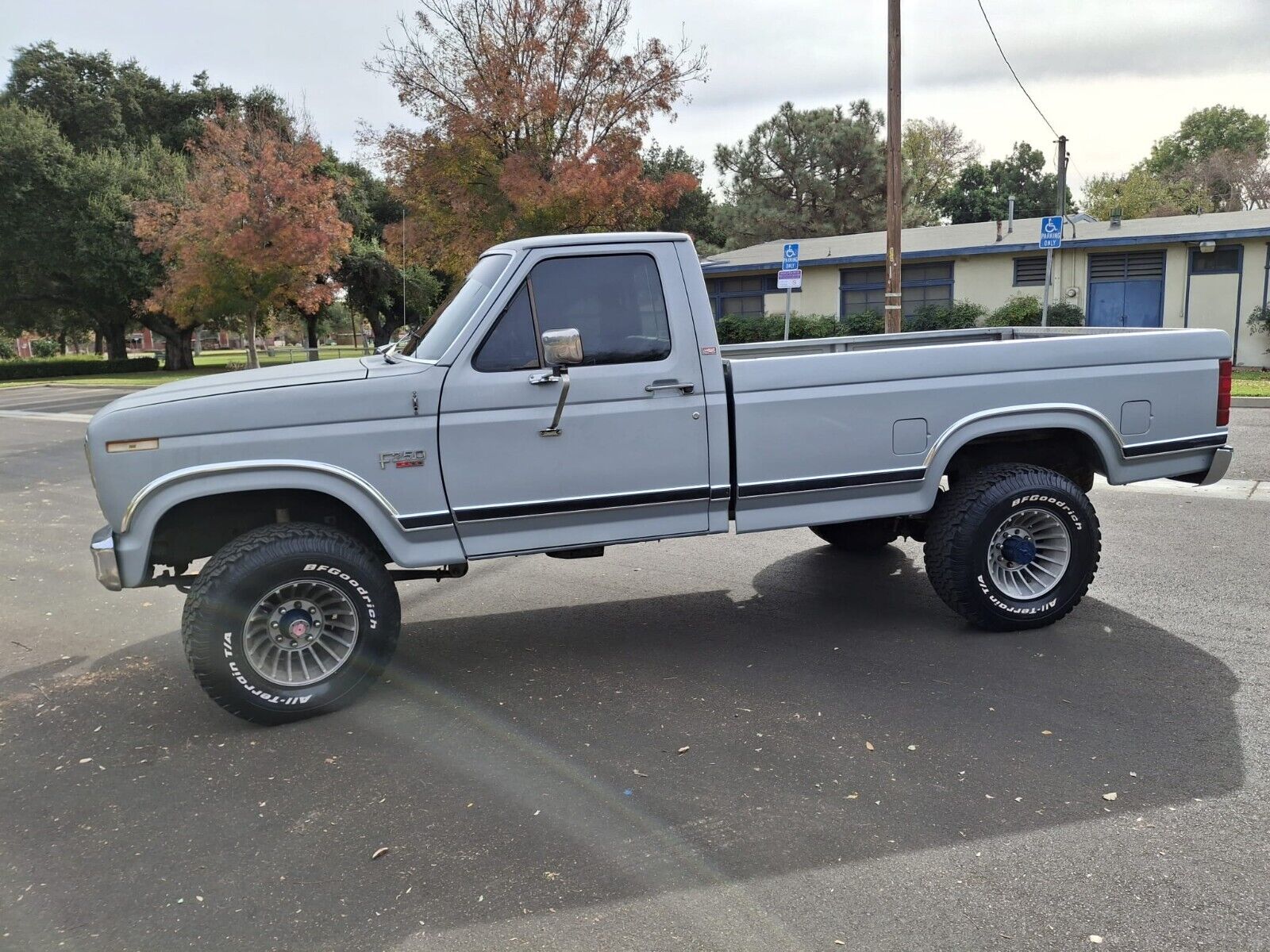 Ford-F-250-1986-3