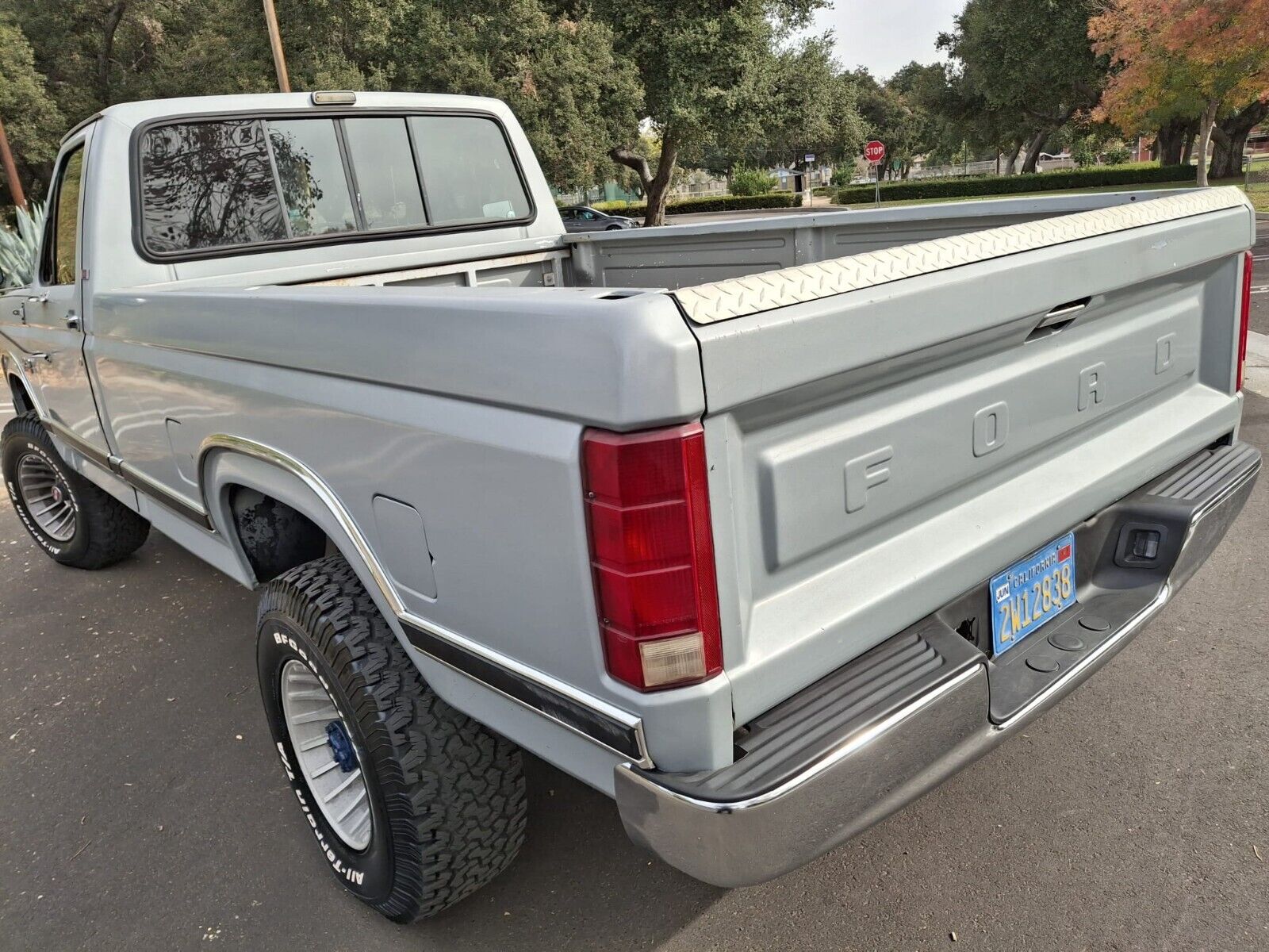 Ford-F-250-1986-9