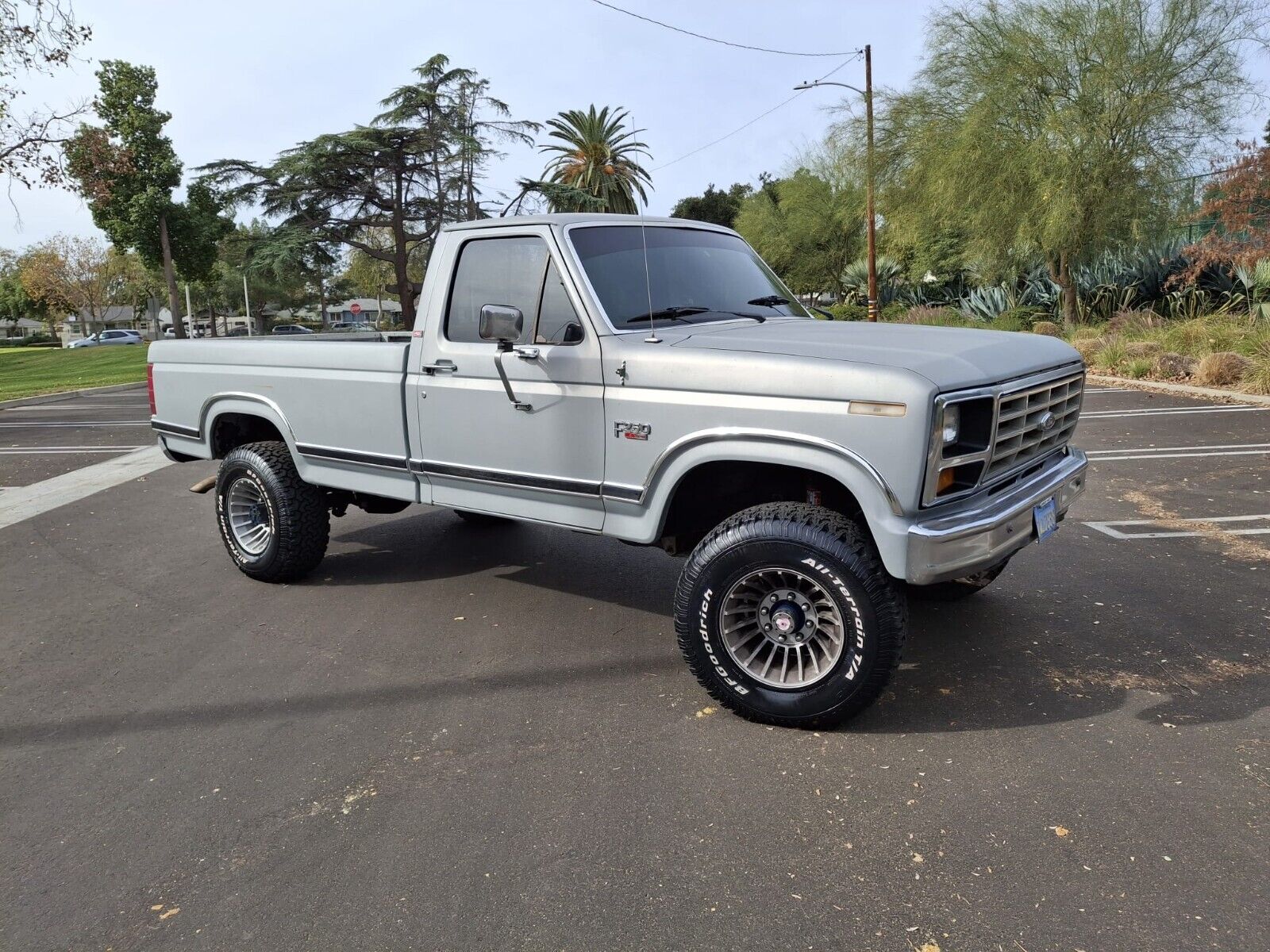 Ford F-250  1986 à vendre