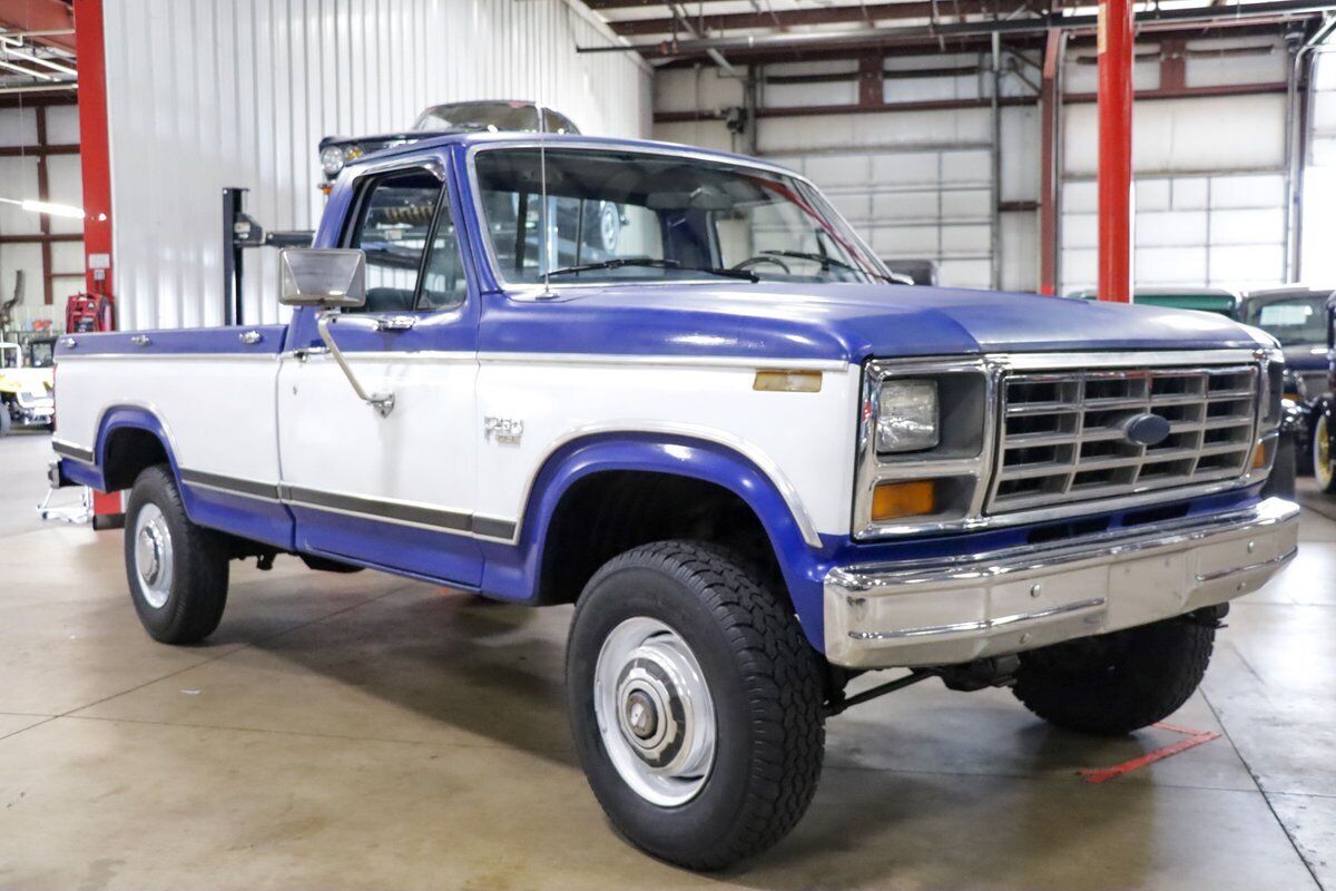 Ford-F-250-Pickup-1982-11