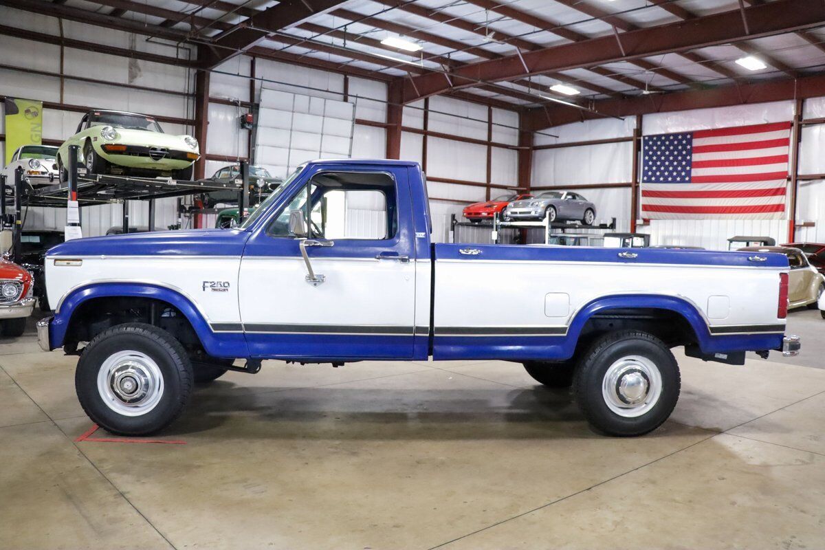 Ford-F-250-Pickup-1982-3