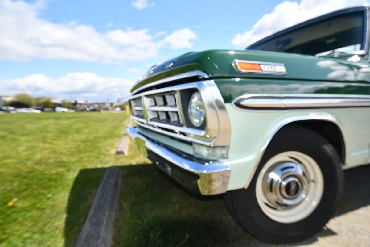 Ford-F-250-camper-special-1971-1