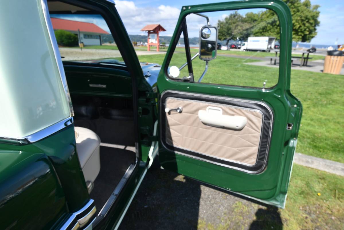 Ford-F-250-camper-special-1971-15