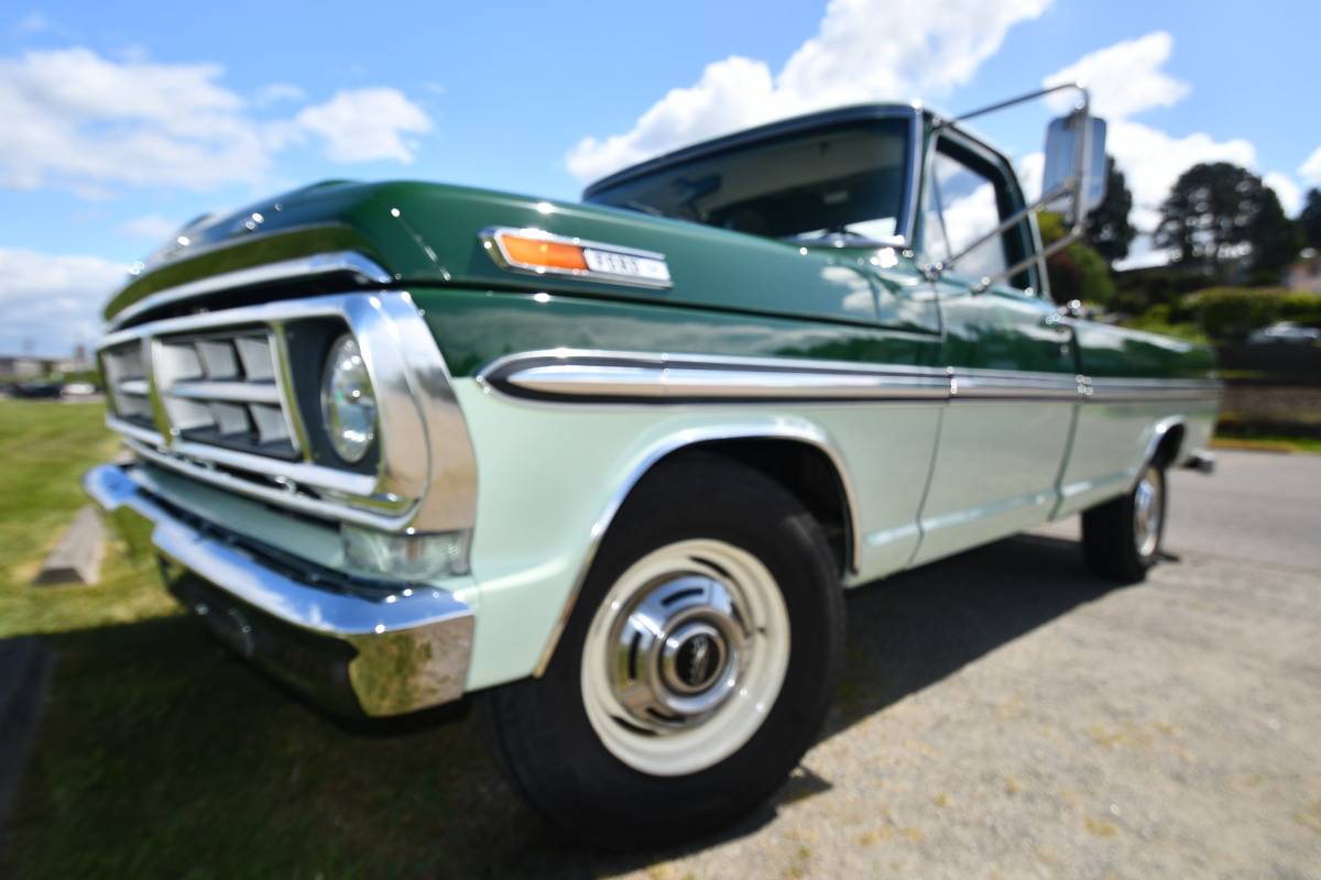 Ford-F-250-camper-special-1971-23