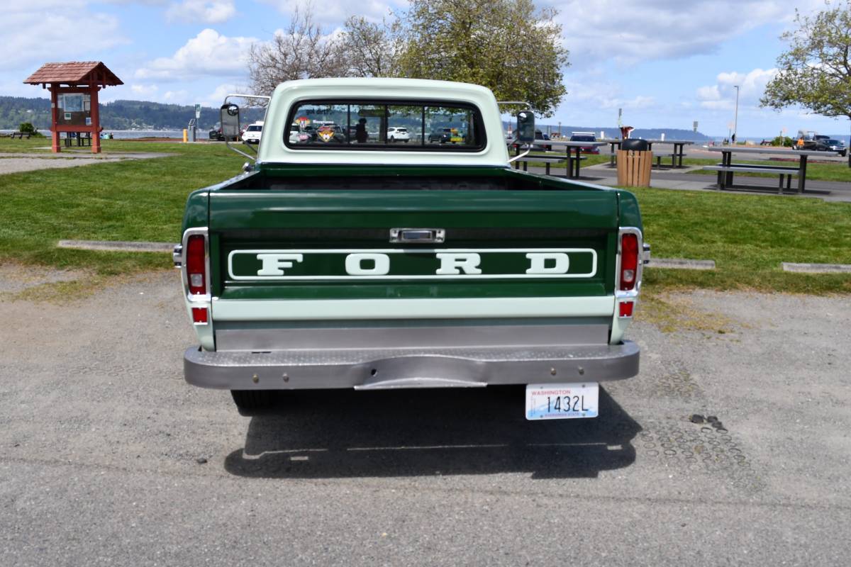 Ford-F-250-camper-special-1971-5