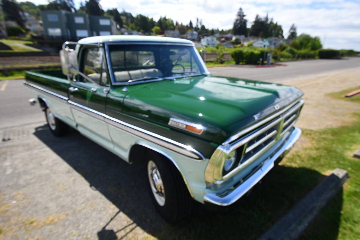 Ford-F-250-camper-special-1971