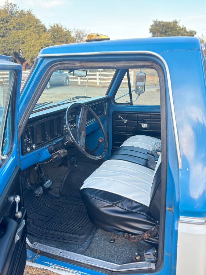 Ford-F-250-standard-cab-1973-1