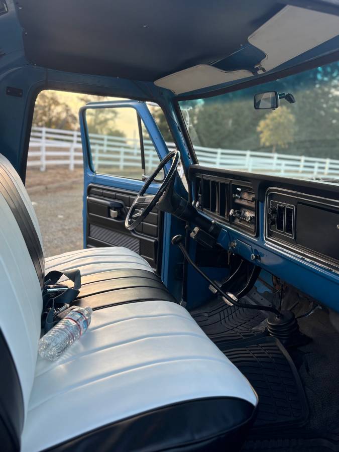 Ford-F-250-standard-cab-1973-5