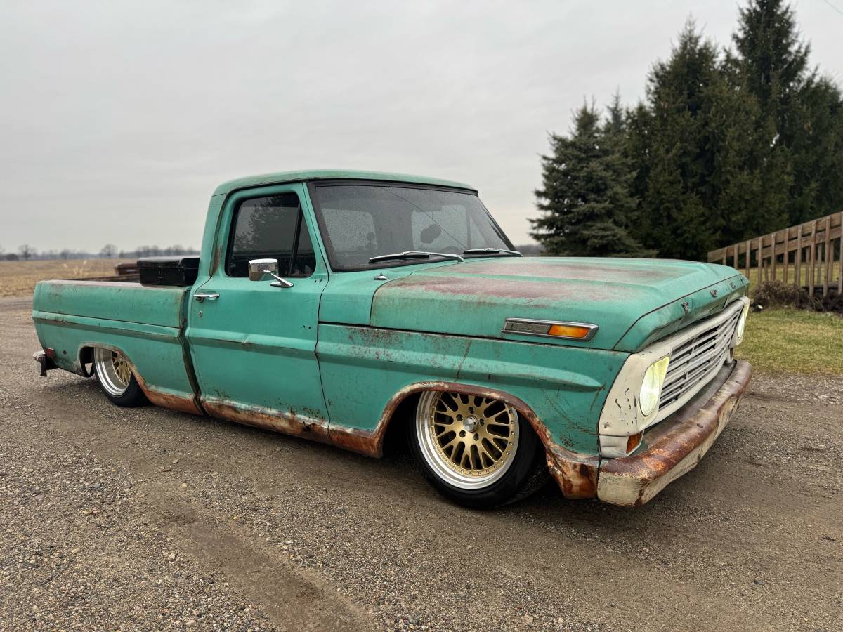 Ford-F100-pickup-1969