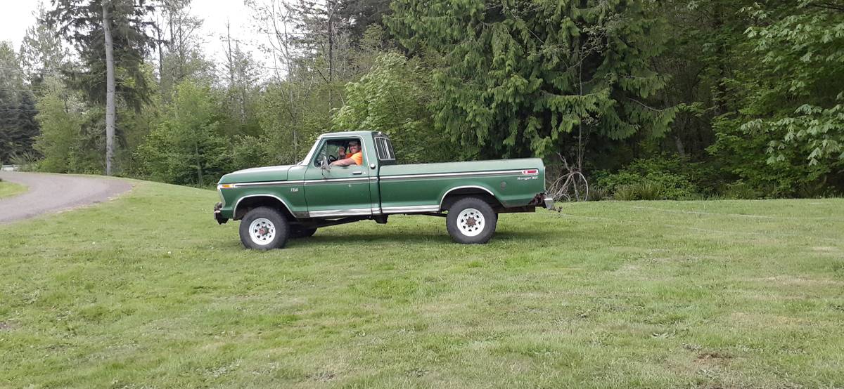 Ford-F250-xlt-1974-2