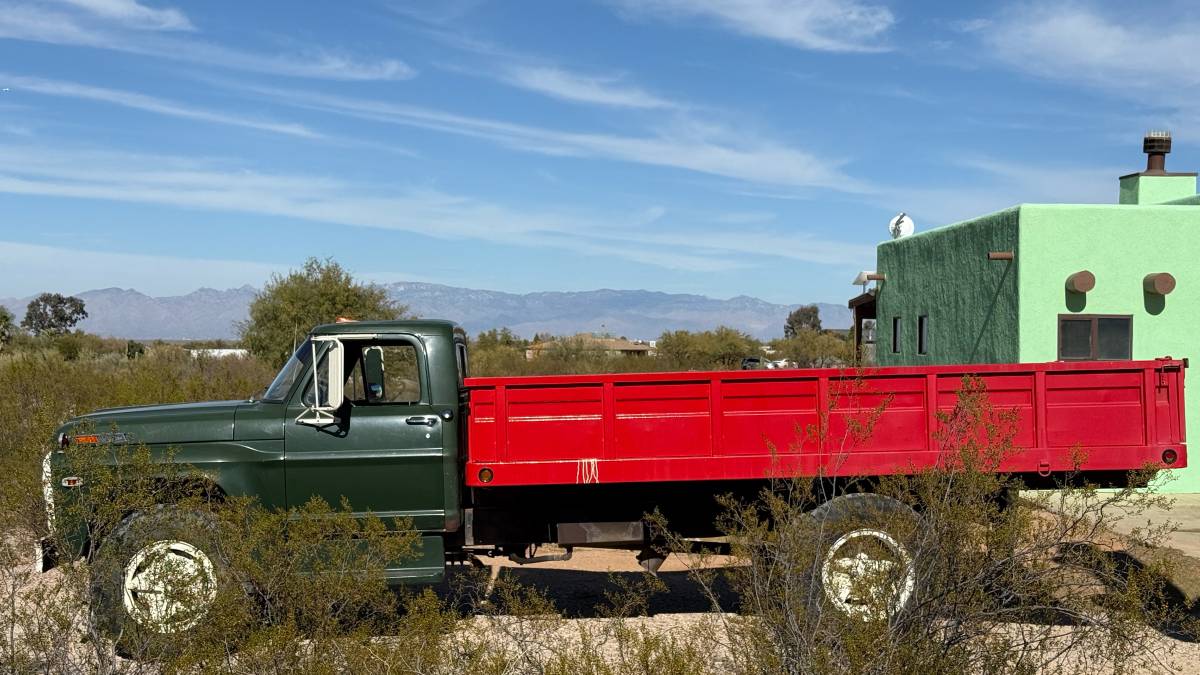 Ford-F600-1972-3