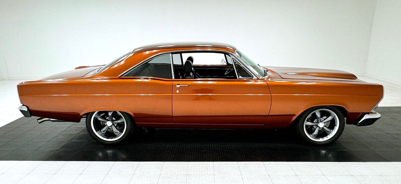 Ford-Fairlane-1966-5