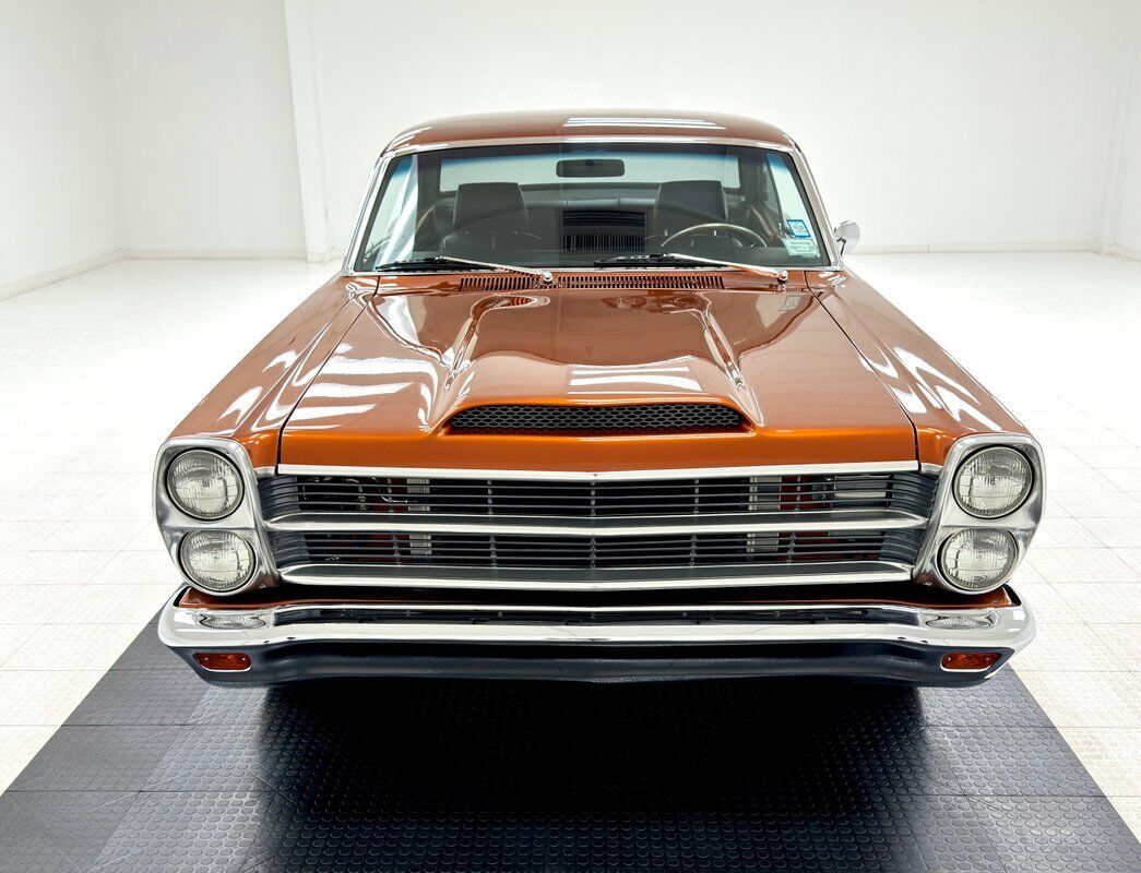 Ford-Fairlane-1966-7