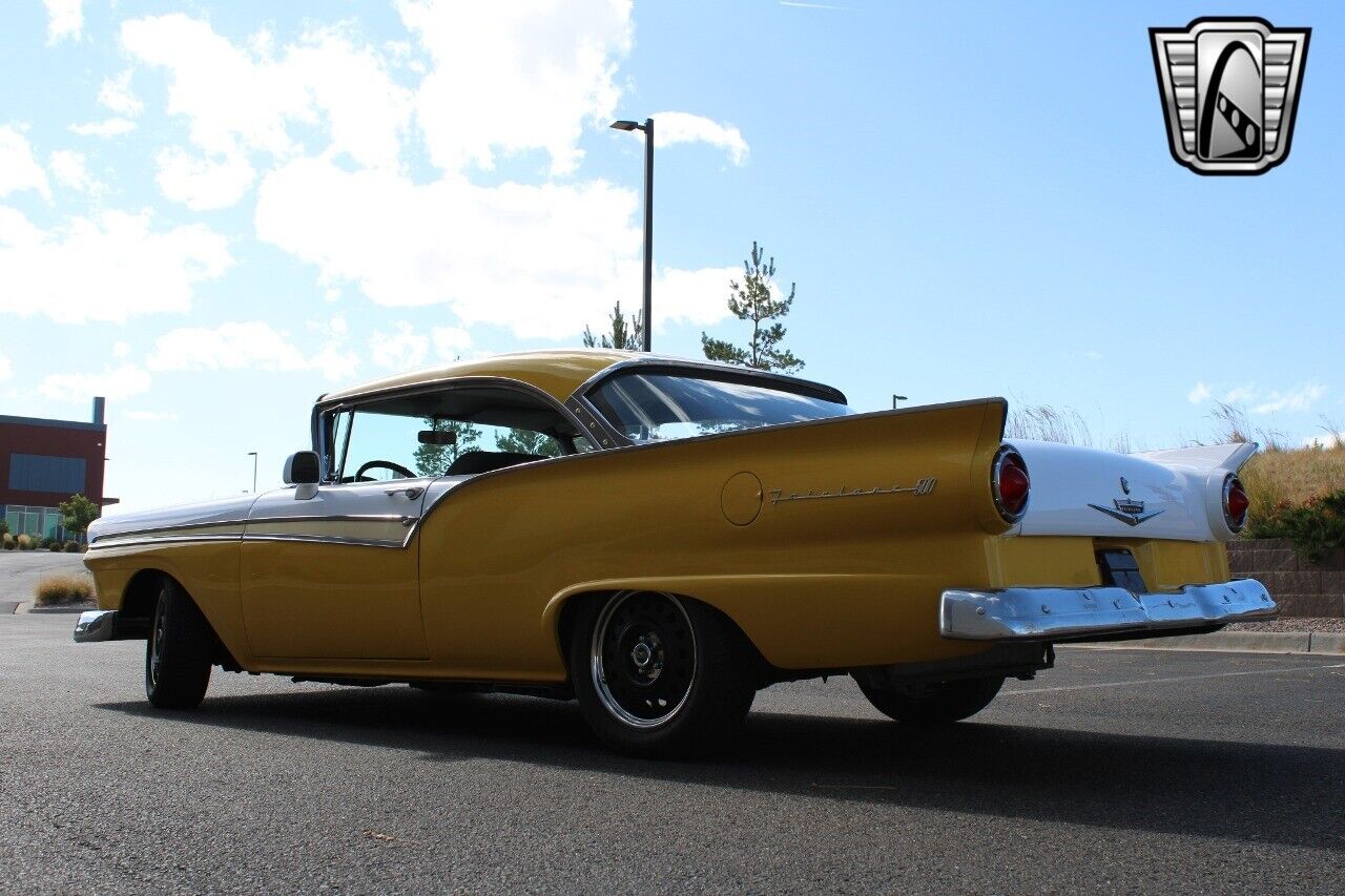 Ford-Fairlane-500.-Coupe-1957-4