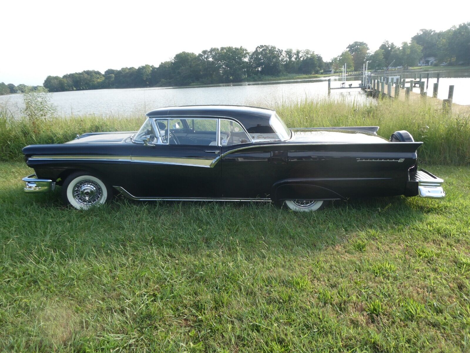 Ford-Fairlane-Cabriolet-1957-10