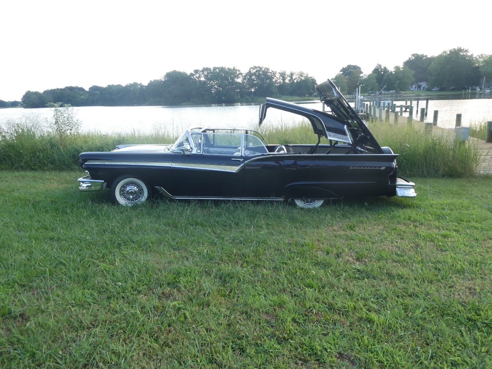 Ford-Fairlane-Cabriolet-1957-18