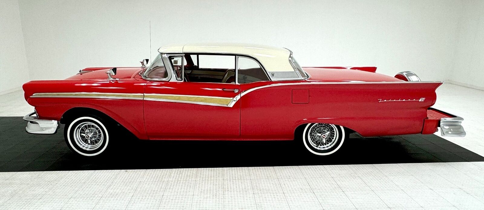 Ford-Fairlane-Cabriolet-1957-2