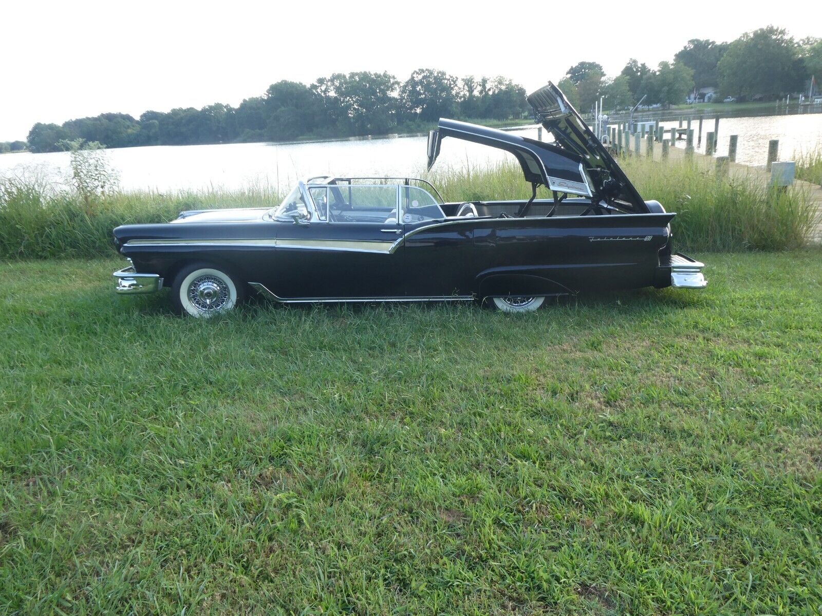 Ford-Fairlane-Cabriolet-1957-20