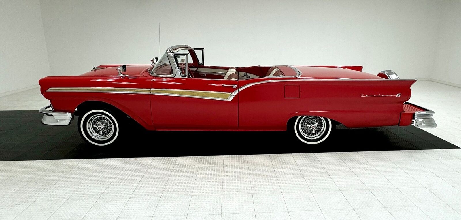 Ford-Fairlane-Cabriolet-1957-3