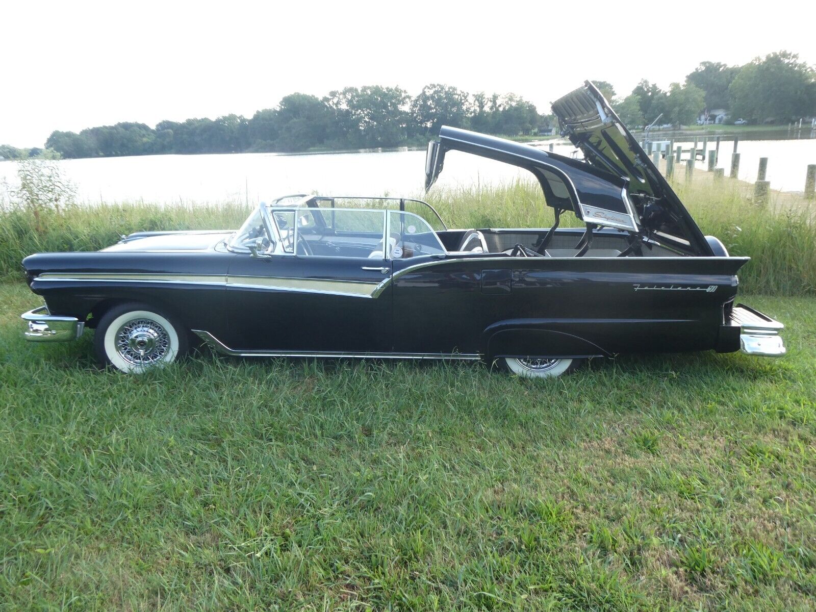 Ford-Fairlane-Cabriolet-1957-9