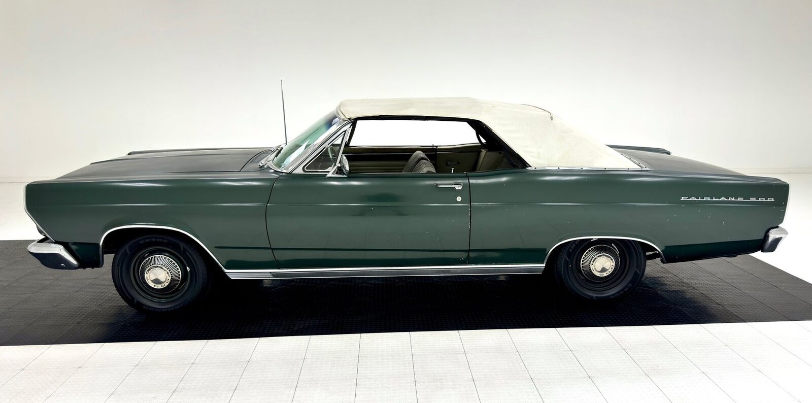 Ford-Fairlane-Cabriolet-1966-2