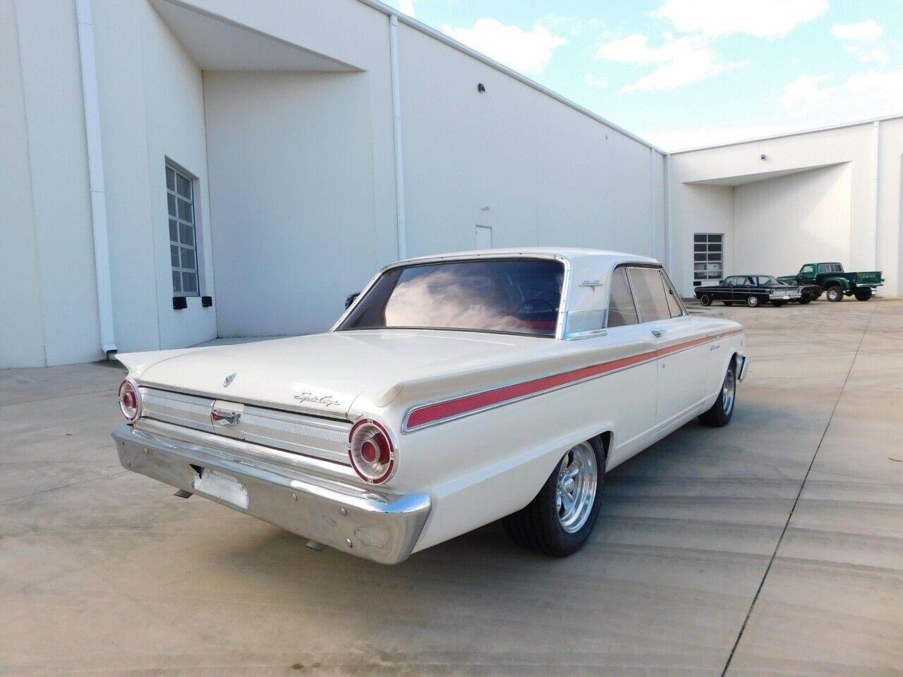 Ford-Fairlane-Coupe-1963-10