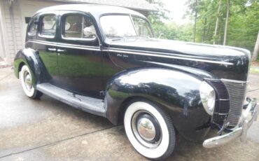 Ford-Four-door-sedan-1940