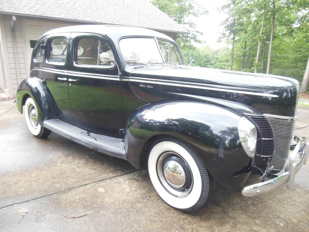 Ford-Four-door-sedan-1940