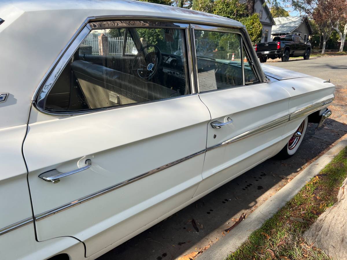 Ford-Galaxie-500-1964-4