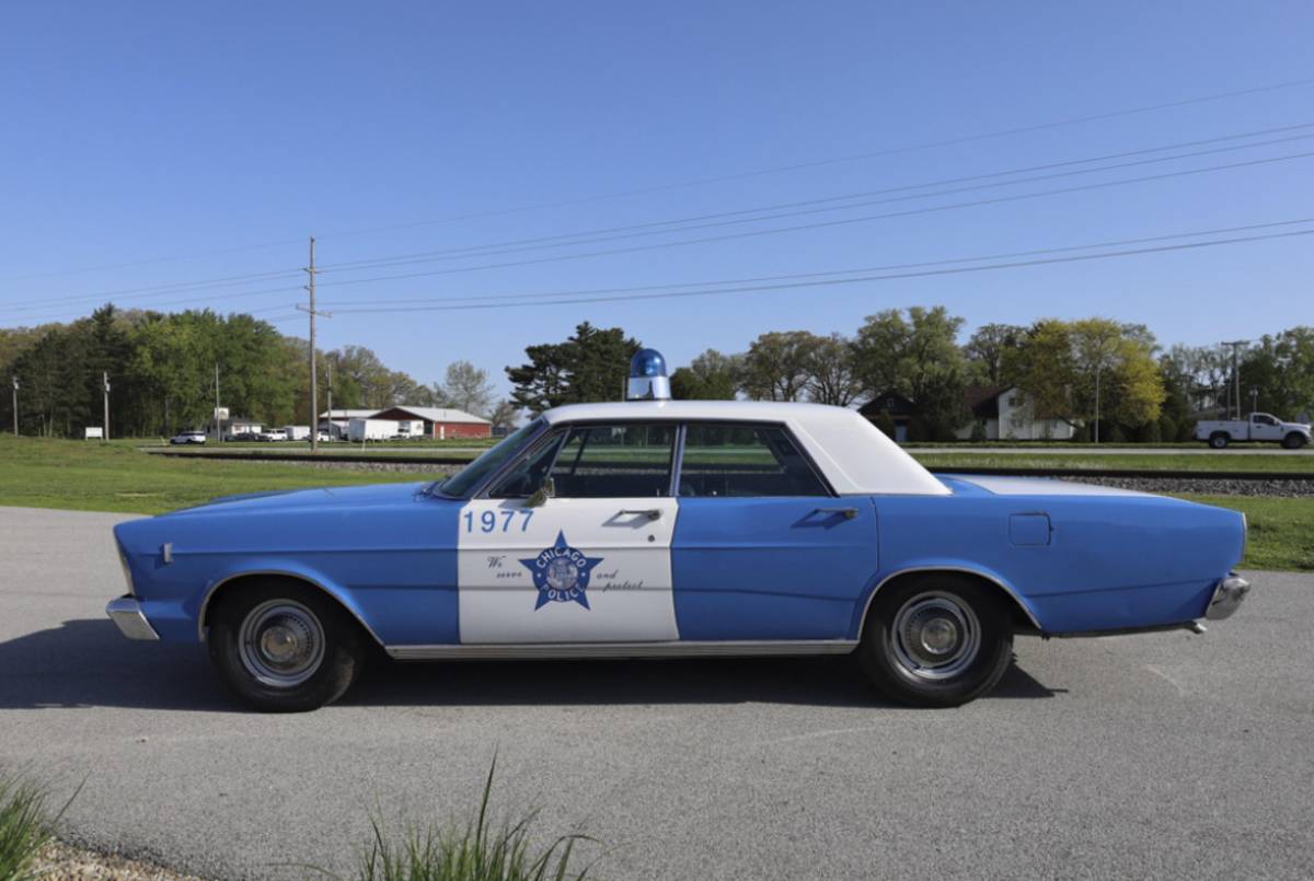 Ford-Galaxie-500-1966-1