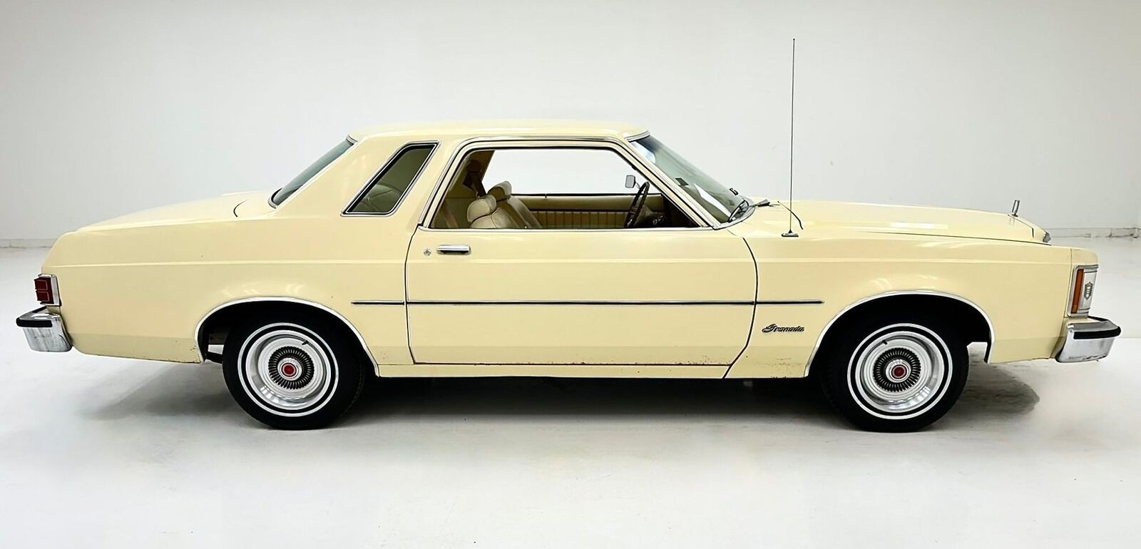 Ford-Granada-Berline-1977-5