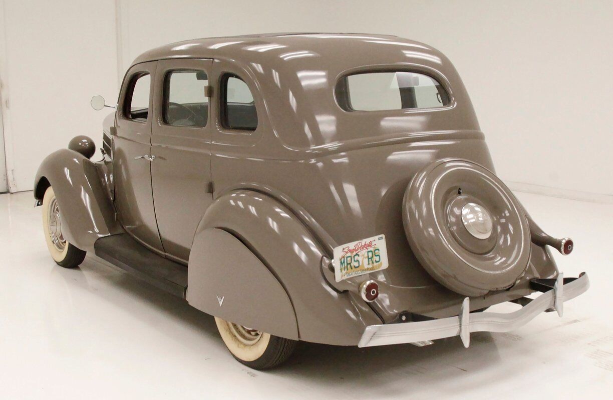 Ford-Model-48-Berline-1936-2