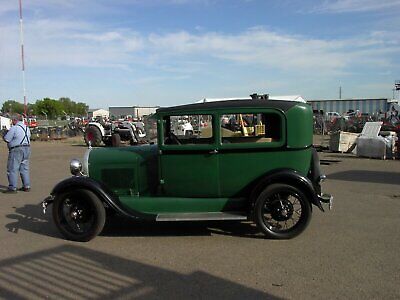 Ford-Model-A-Berline-1929-2