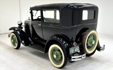 Ford-Model-A-Berline-1930-2