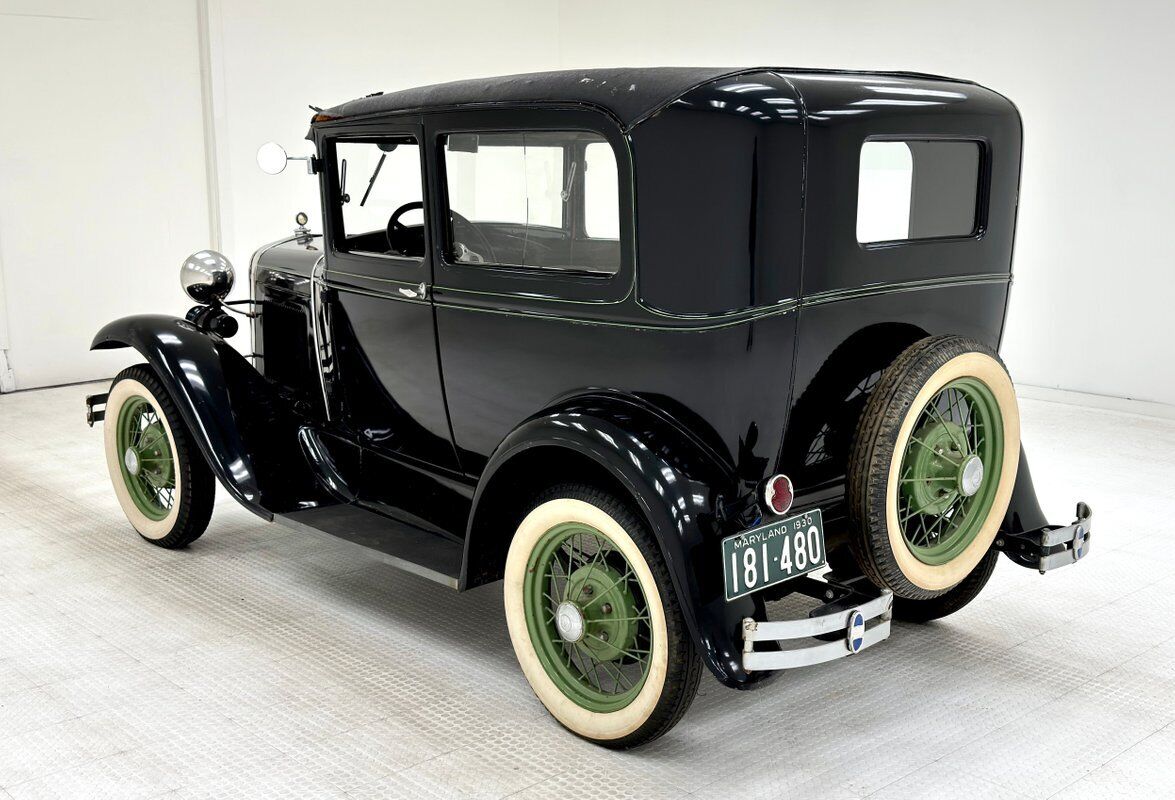 Ford-Model-A-Berline-1930-2