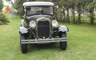 Ford-Model-A-Berline-1930-2