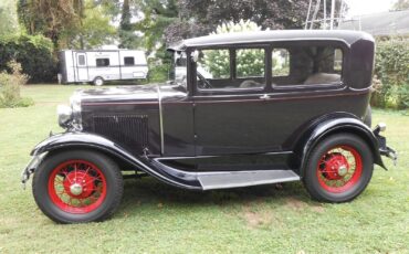 Ford-Model-A-Berline-1930-3