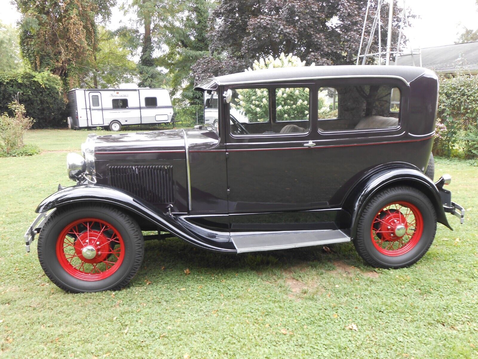 Ford-Model-A-Berline-1930-3