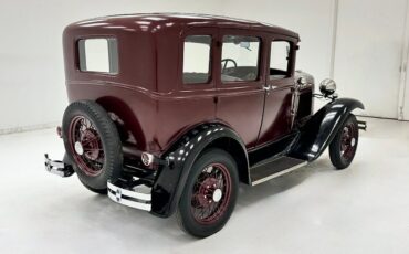 Ford-Model-A-Berline-1930-4