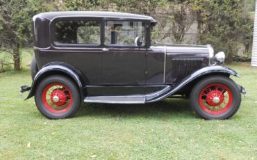 Ford-Model-A-Berline-1930-6