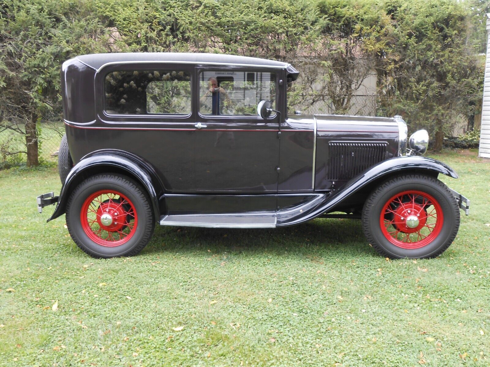 Ford-Model-A-Berline-1930-6