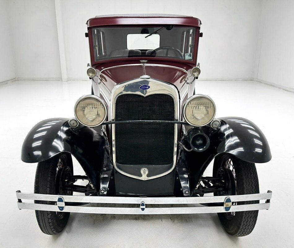 Ford-Model-A-Berline-1930-7