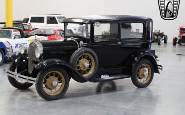 Ford-Model-A-Berline-1931-2