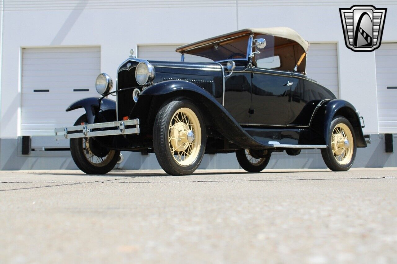 Ford-Model-A-Cabriolet-1931-3