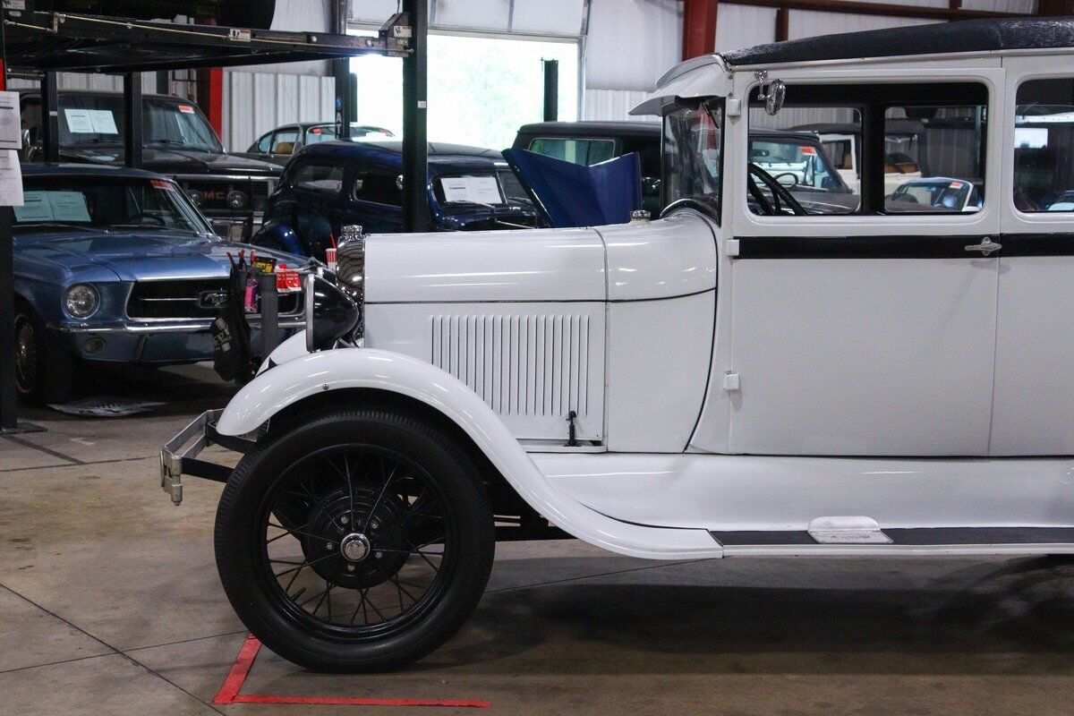 Ford-Model-A-Coupe-1928-2