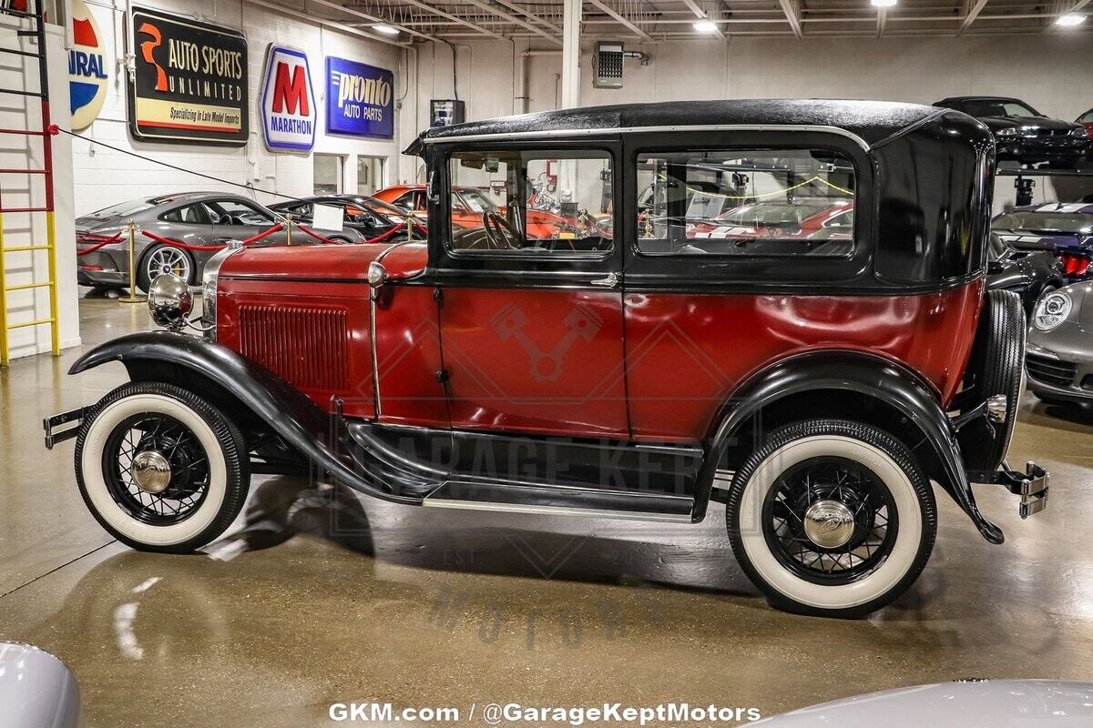 Ford-Model-A-Coupe-1930-10