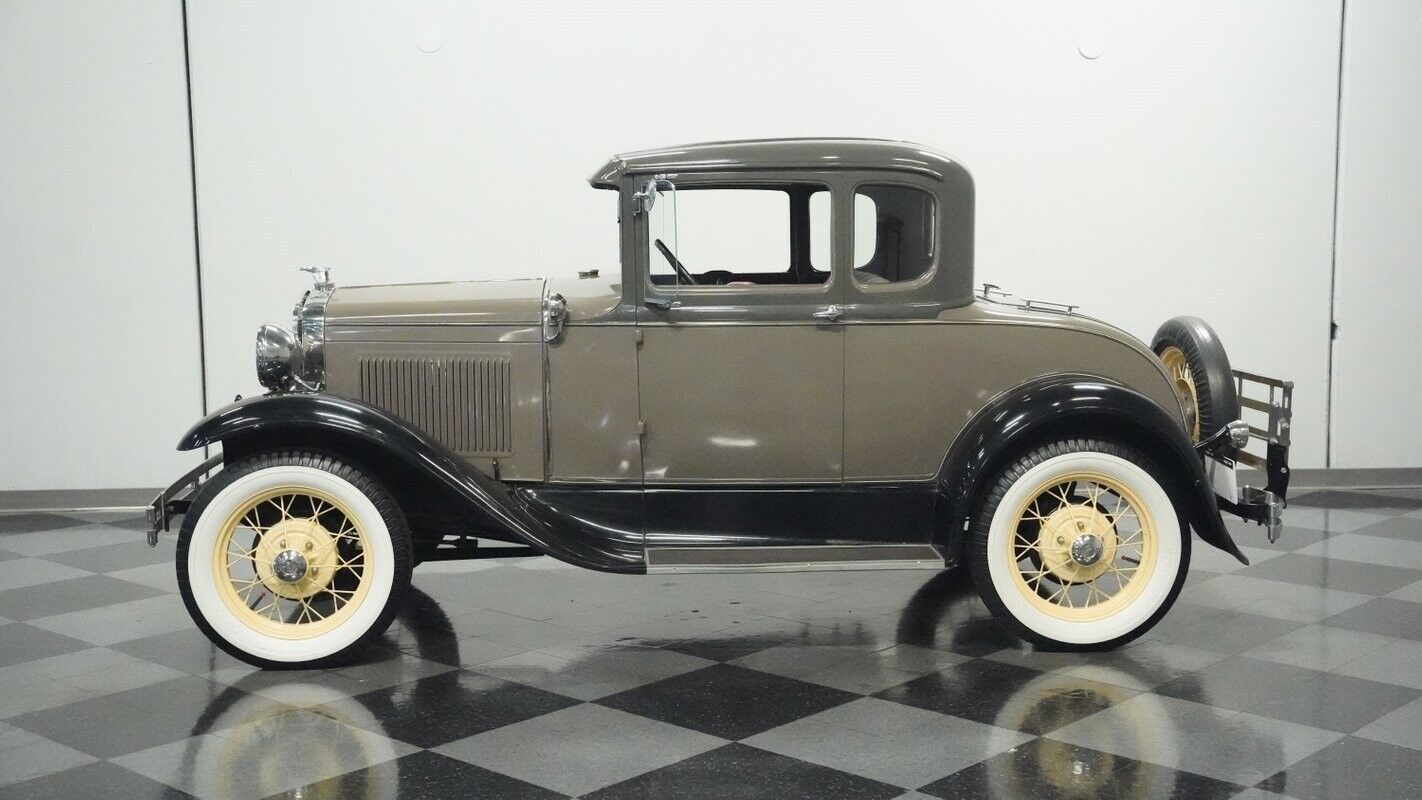 Ford-Model-A-Coupe-1930-2